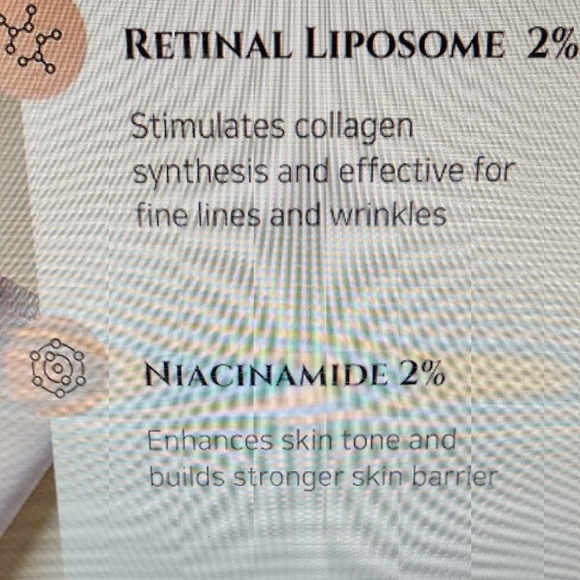 Premium Eye Cream with Gold Accents - Picture 3 of 9